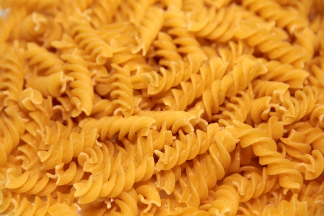 Fusilli perfect gaar en smaakvol op tafel zetten